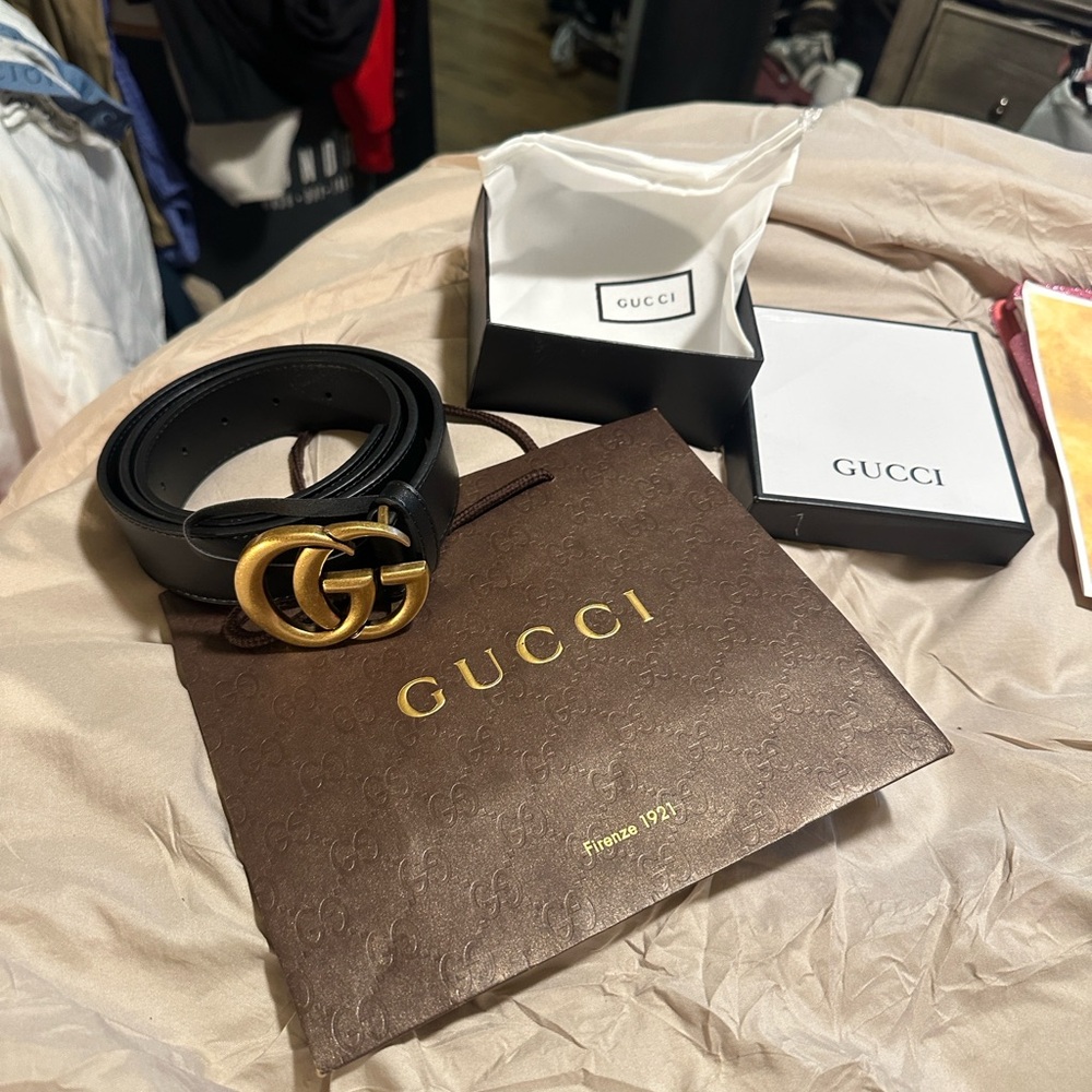 Gucci Black Leather Belt with Gold Emblem